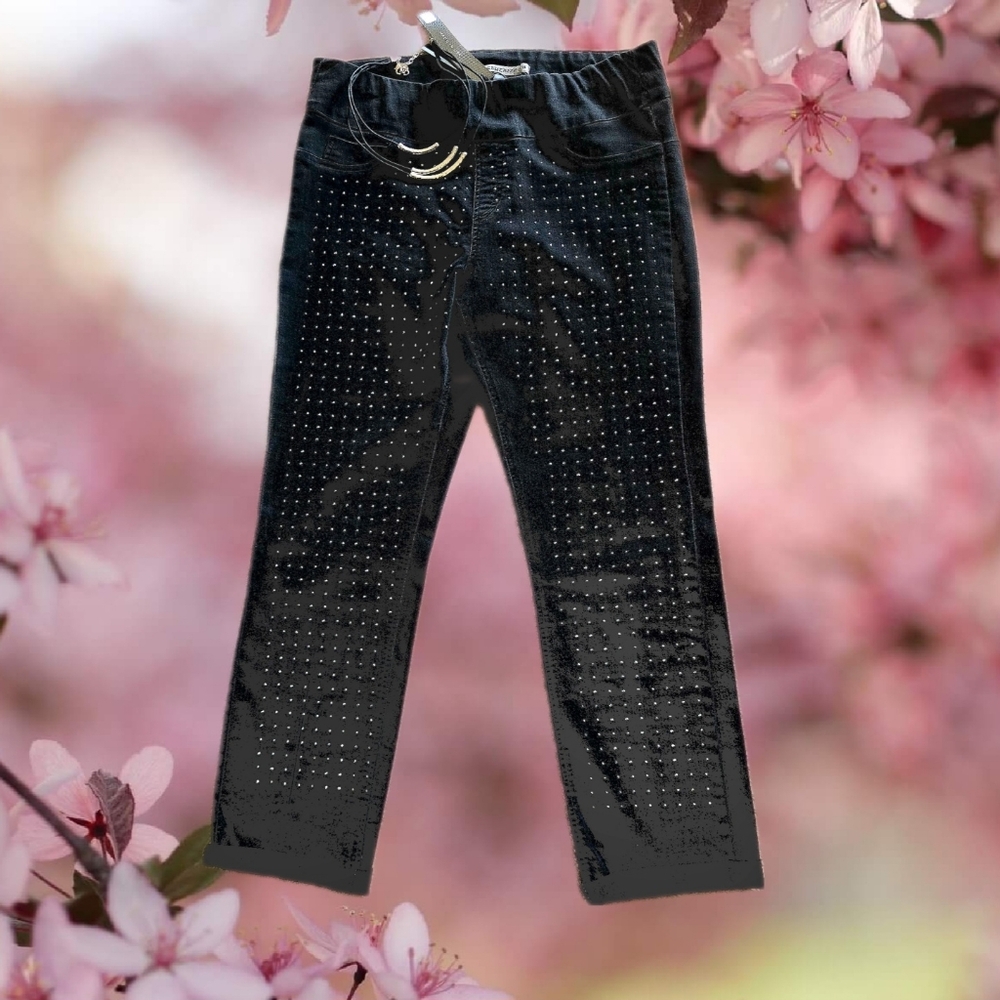 Fabulous Flattering Mesmerize Front Embellished Black Jeans👖 12/14 Free Gift 👖